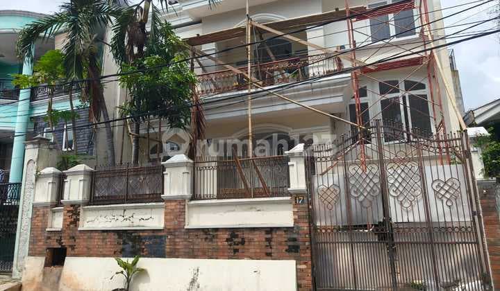 For Rent New House Well Renovated, Strategic Location in Tomang, West Jakarta