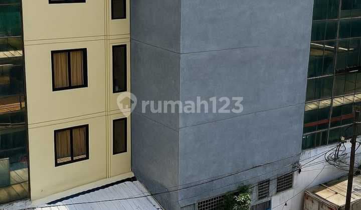 5-Story Kost with 21 Rooms, 2-Car Accessible Road, Jembatan Lima, West Jakarta