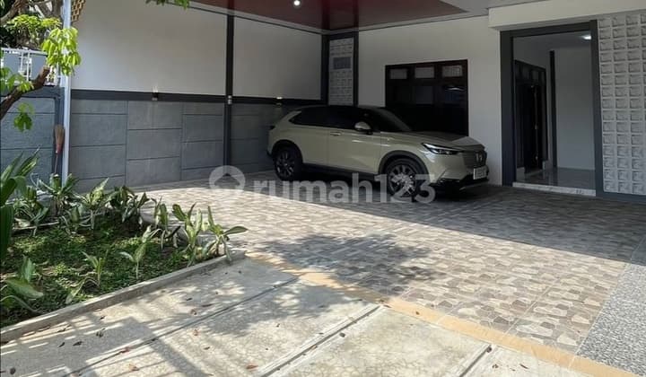 Wide East House Kotabaru State High School 3 Jogja City Yogyakarta