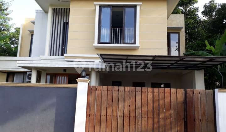 Rumah 2 LT. Siap Huni Dijual Kampus Ugm &Tugu Jogja Sleman Yogya