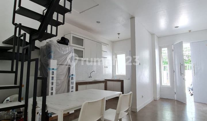 3-Story House Renovated Semi-Furnished Freehold Certificate in Pondok Kelapa, East Jakarta