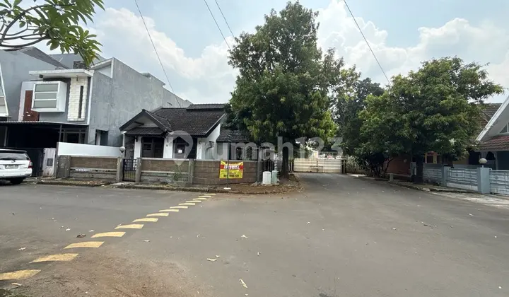 Rumah Hoek Strategis untuk Investasi/Tinggal/Usaha Rumahan/Kost2an