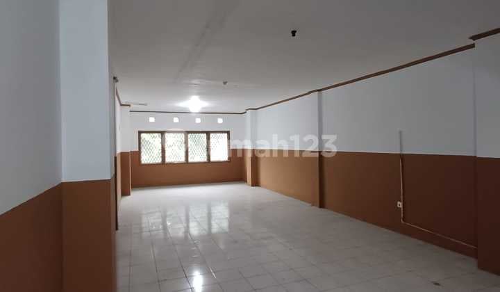 Disewa Ruko di Daan Mogot Hadap Jalan Rapi & Siap Huni