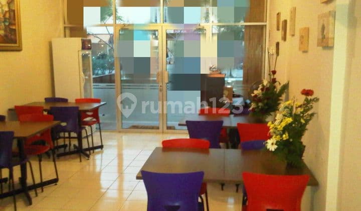 Ruko 3 lantai, siap huni dijual di Taman Palem, cengkareng