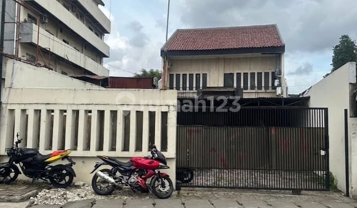 Tandem Shop House for Rent in Disrengseng