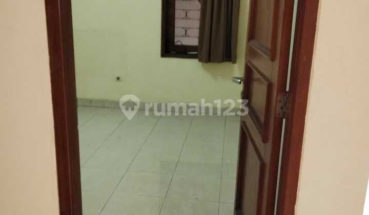 Rumah 2 Lantai Disewakan di Tanjung Duren
