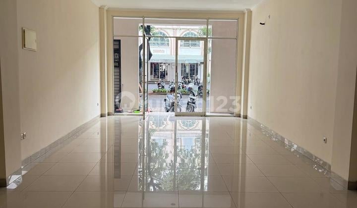 Business Shop, Tidy, Strategically Located for Rent in Greenlake, Cipondoh