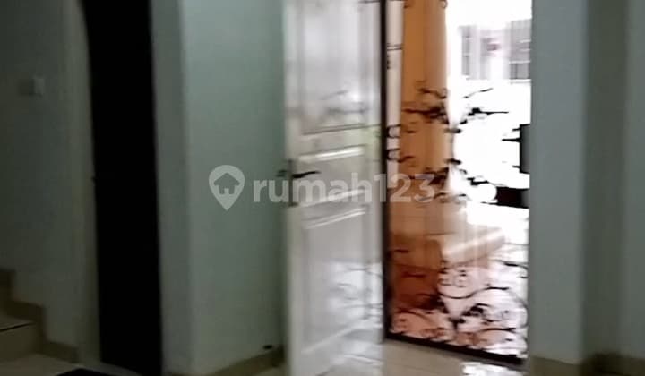 Rumah Semifurnish,Rapi,2 Lantai Disewakan di Cityresort