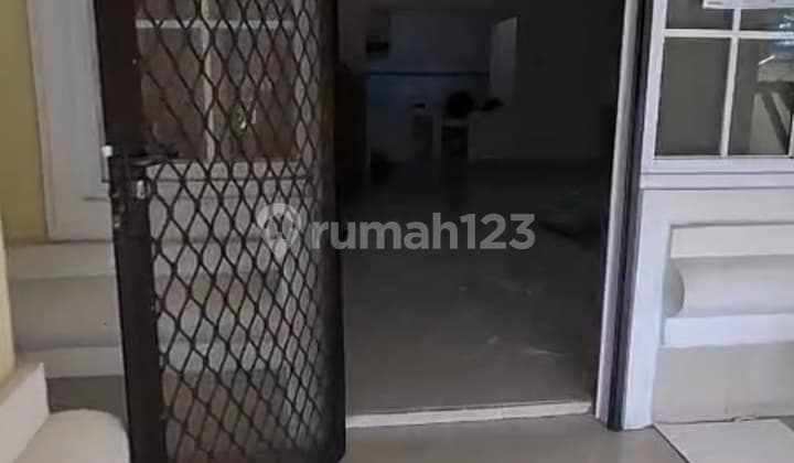 Rumah Rapi,2 Lantai Disewakan di Citra Garden 2 Ekstension