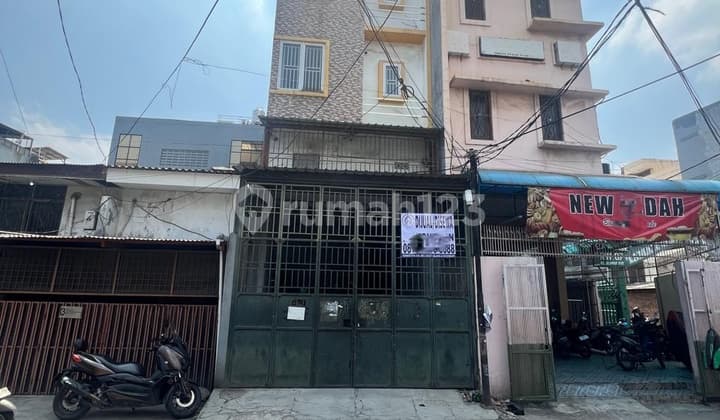 Disewa Ruko Lantai Full di Dhi Teluk Gong