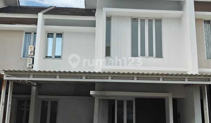 Rumah Rapi,2 Lantai Dijual Murah di Paradise Park,Sepatan
