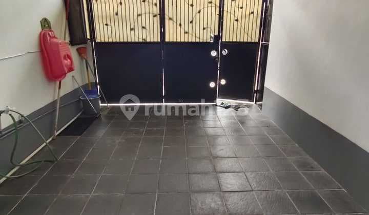Rumah Minimalis,2 Lantai Disewakan di Taman Palem,Cengkareng