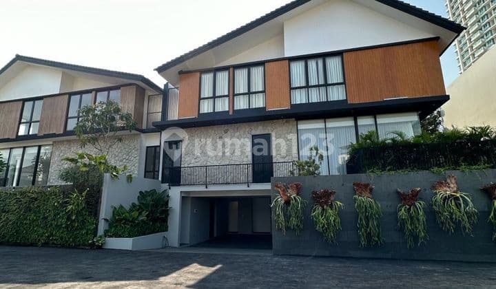 Modern tropical design at Kemang