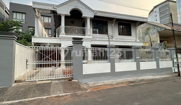 RUMAH HITUNG TANAH BENTUK KOTAK
AREA PREMIUM SCBD