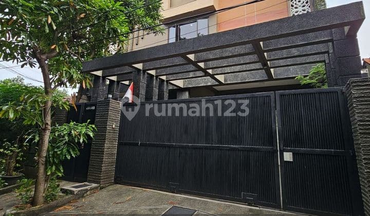 Rumah Kos di Komplek Benhill