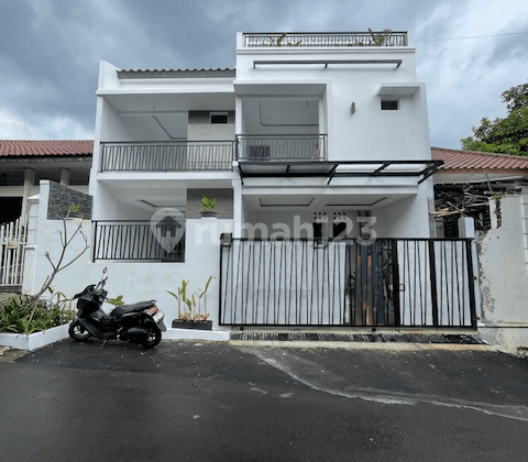 Rumah Bagus Baru Di Area Cipete