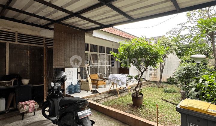 Rumah Tua Hitung Tanah Dalam Komplek Di Cipete Selatan