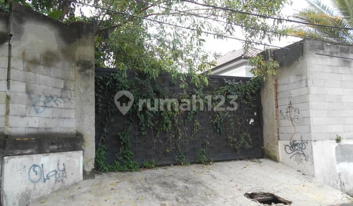 Tanah Lokasi Komersial di Bangka Kemang