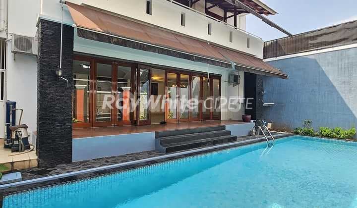 Beautiful House with a Swimming Pool in the Cipete Complex