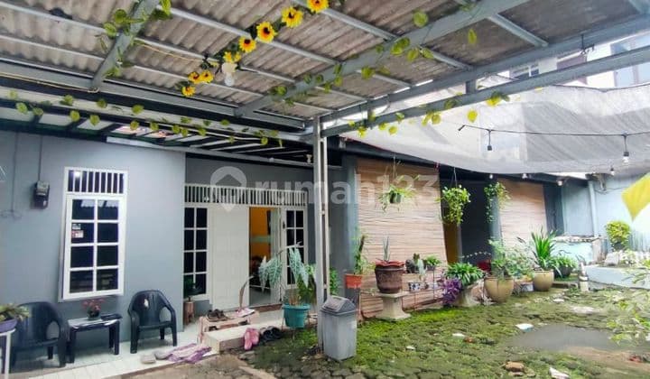Rumah Asri Dalam Komplek Di Veteran Bintaro