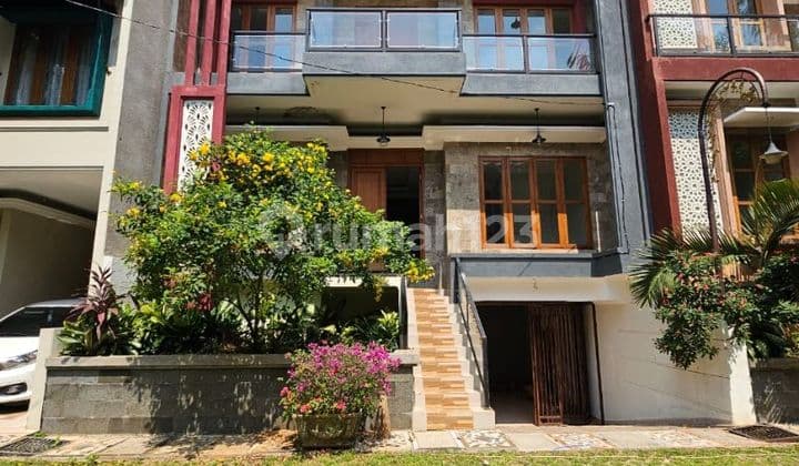 Rumah Baru dalam Cluster di Cireundeu