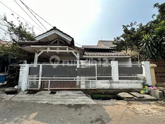 Taman Meruya. Dijual Rumah 2lt Dalam Kompleks