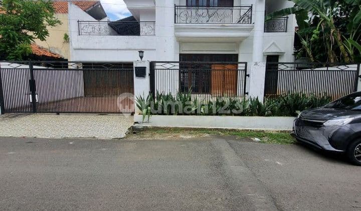 Rumah Bagus Dalam Komplek Lokasi Strategis