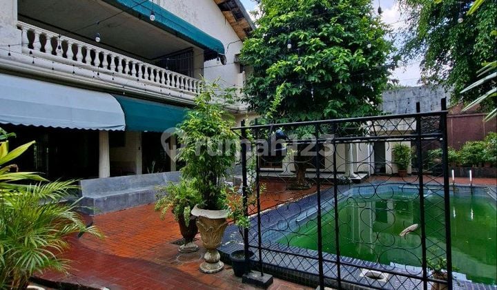 Well-Maintained Old House in Commercial Location Kemang