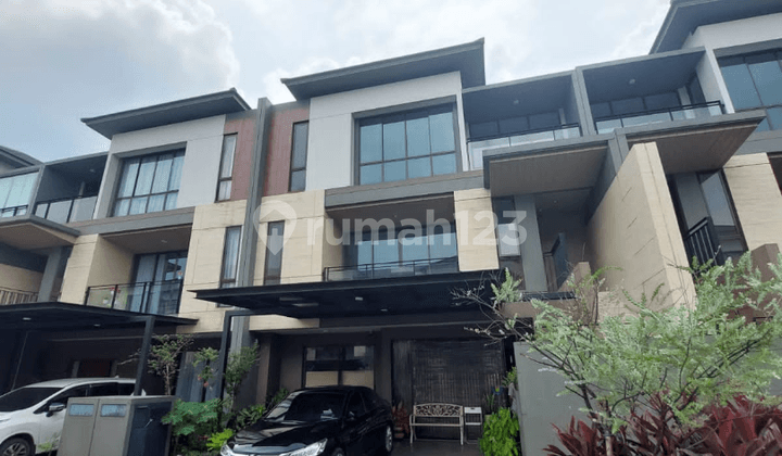 Rumah 3 Lantai di The Zora Cluster Keia Bsd City