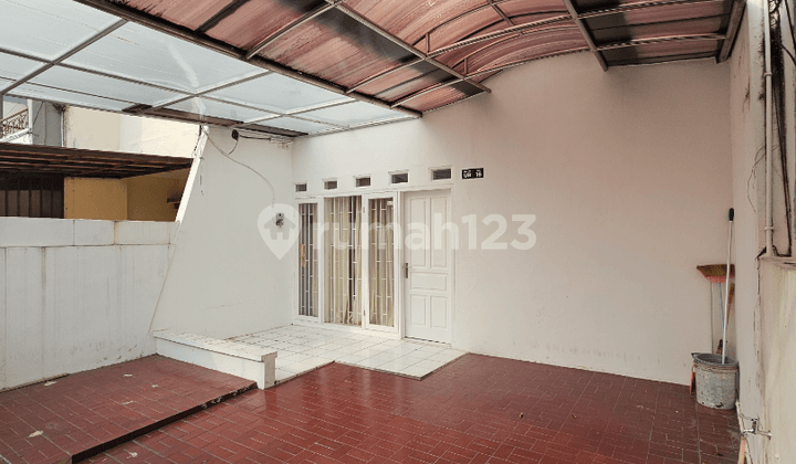 Dijual Rumah 1.5 Lantai Terawat di Pondok Indah