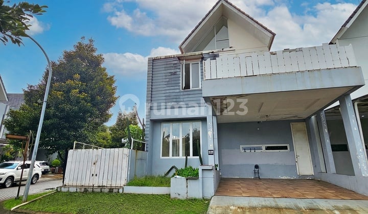 Rumah Mewah dengan Pool Dalam Komplek Discovery Bintaro