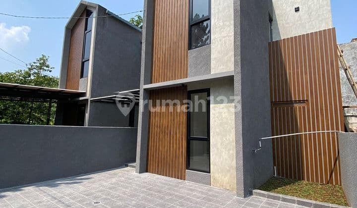 Brand New House Ready to Occupy in Jagakarsa Housing Estate, 2-Car Road