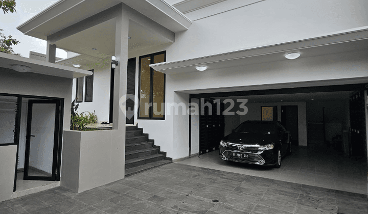 Rumah Bagus Bangunan Baru Dengan Pool Design American Classic Di Cilandak Jaksel