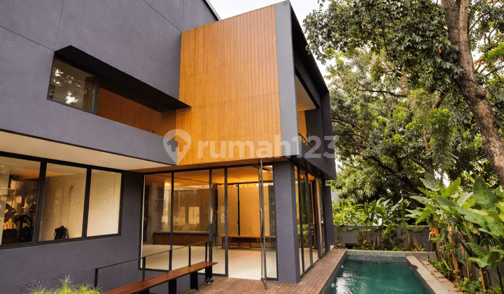 Rumah Brandnew Mewah dengan Pool dan Private Lift di Kemang Jaksel