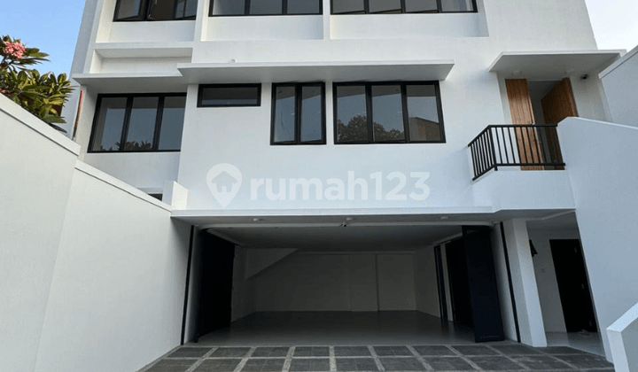 Rumah Baru Style Modern Minimalis Siap Huni Di Area Prime Kemang Jaksel