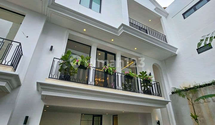Brand New Luxury House in a Compound in Radio Dalam, Kebayoran Baru