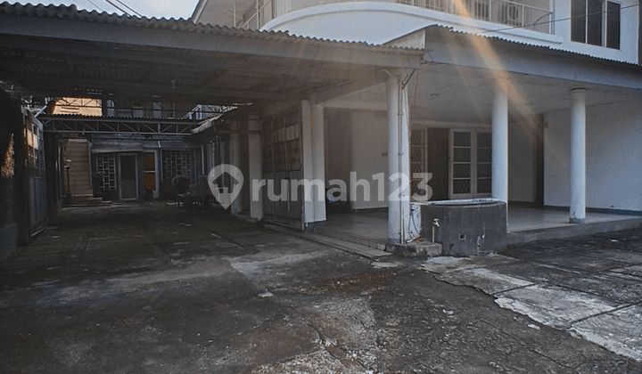 Bangunan Vintage Di Jalan Sisimangaraja Kebayoran Baru Jaksel