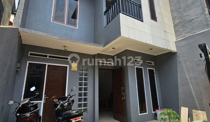 Rumah 2 Lantai Dekat Stasiun Mrt Fatmawati
