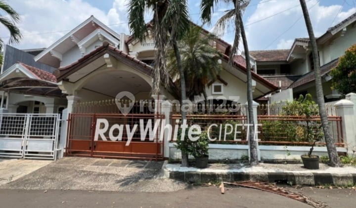 Rumah Siap Huni Dalam Komplekdi Lebak Bulus Jakarta Selatan
