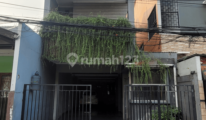 Boarding House in Cipete Near MRT Station