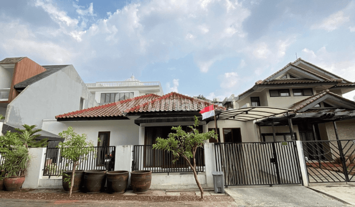 Rumah Cantik Dalam Komplek Di Cinere