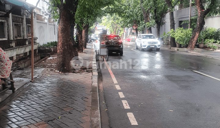 Commercial Location House in Darmawangsa, Suitable for Restaurant