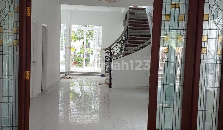 For Sale Classic House area Elit dan Premium di Cikini Menteng Jakarta Pusat