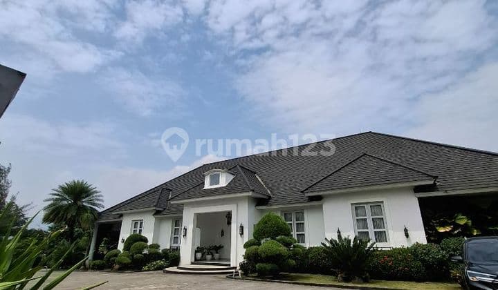 Rumah Resort Mewah dengan Halaman Luas di Sentul
Bogor Jawa Barat
