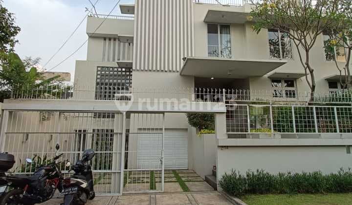 Rumah Mewah Siap Huni Di Patra Kuningan