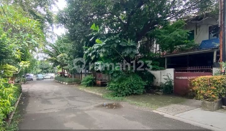 Land Calculation House in Gandaria