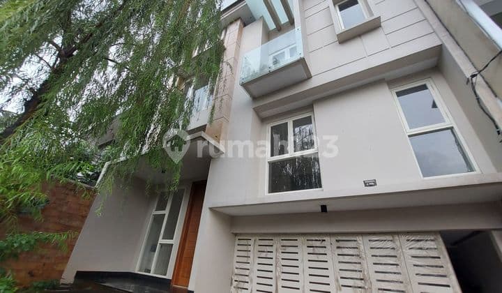 Rumah cantik dekat Gandaria City