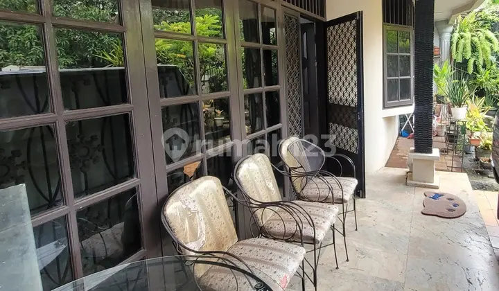 Rumah 2 Lantai Dekat Stasiun KRL dan LRT Tebet