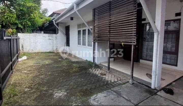 Rumah Lama Terawat Di Gandaria Kebayoran Baru