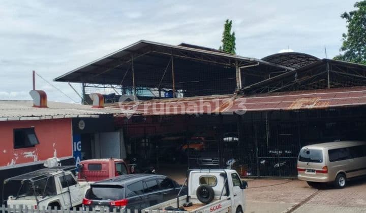 Tanah Ada Bangunan Lapangan Futsal dan Hanggar di Ciputat Tgr